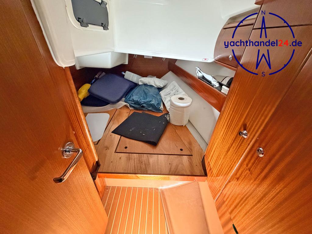 Cockpit der Bavaria 36 Baujahr 2002, 11.4 Meter lang, Zustand: gut