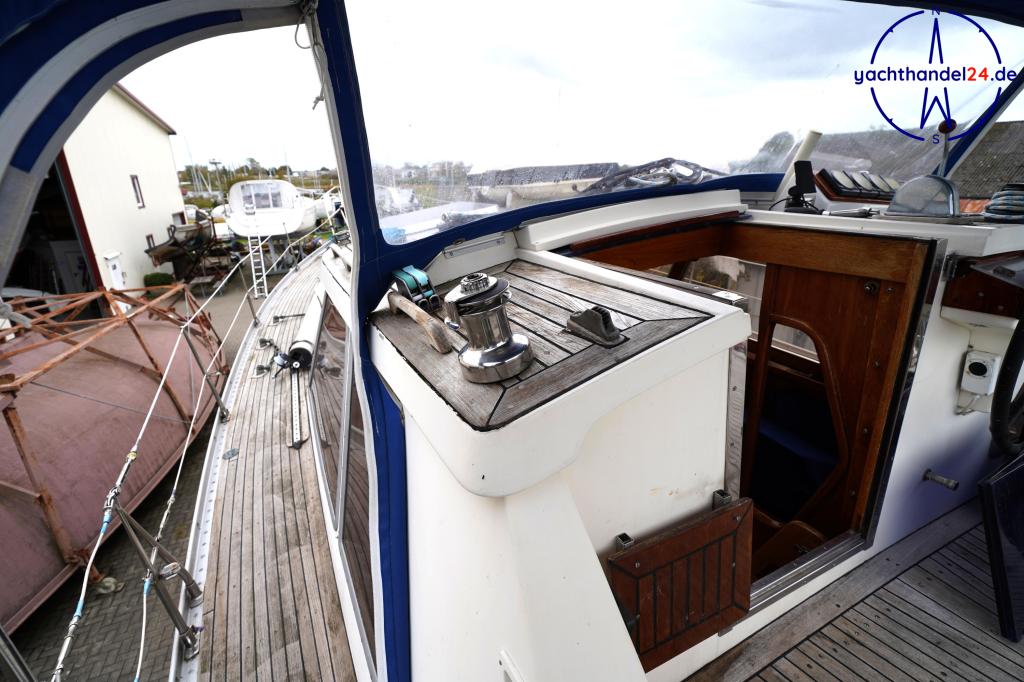 Detailansicht der Nautors Swan 39 DS Baujahr 1977, 11.98 Meter lang, Zustand: reparaturbed&uuml;rftig