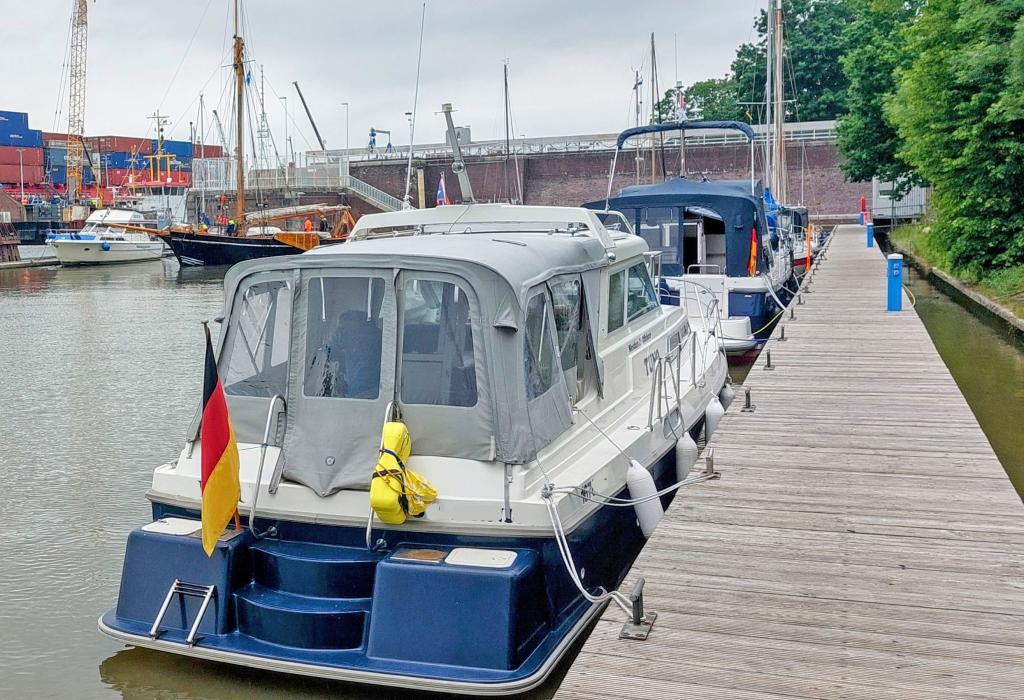 Motorraum der Dahls B&aring;tbyggeri a.s. Westbas 29 offshore Baujahr 2004, 9.2 Meter lang, Zustand: gut