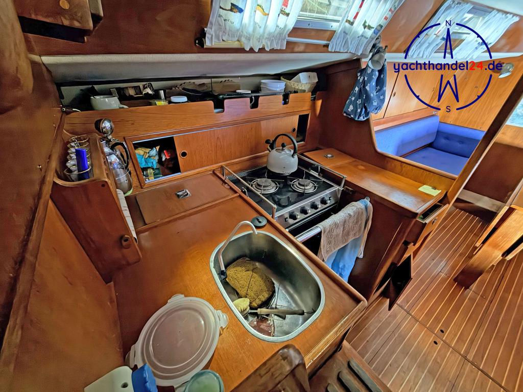 Motorraum der Soerensen Drabant 38 Baujahr 1985, 11.3 Meter lang, Zustand: gebraucht