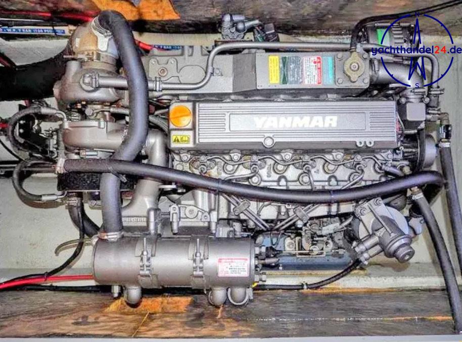 Cockpit der Dahls B&aring;tbyggeri a.s. Westbas 29 offshore Baujahr 2004, 9.2 Meter lang, Zustand: gut