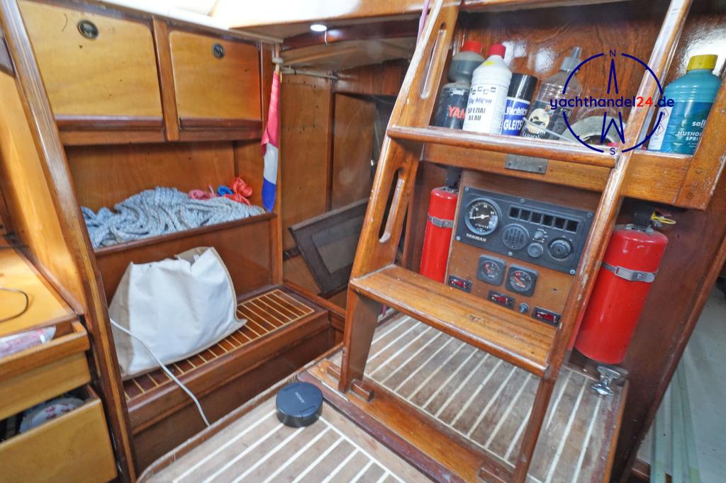 Detailansicht der Waarschip 36 LD Baujahr 1992, 10.75 Meter lang, Zustand: reparaturbed&uuml;rftig