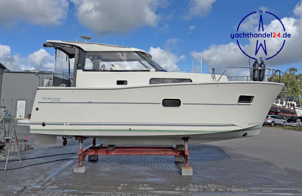 Deck der Delphia 800 Escape Baujahr 2012, 8.3 Meter lang, Zustand: gut