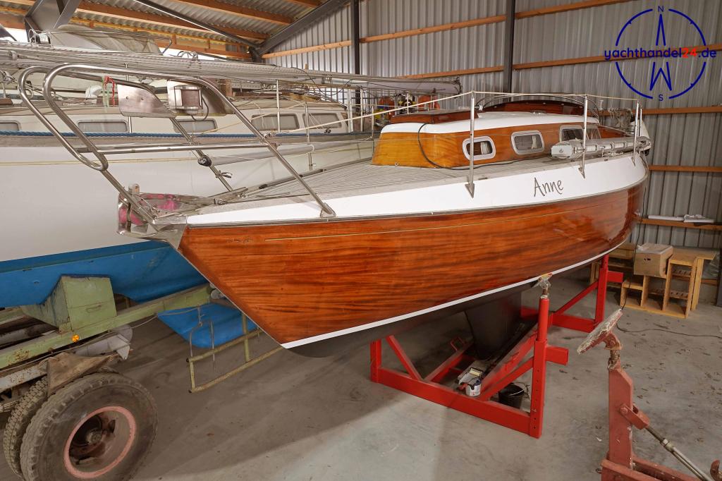 Cockpit der Henningsen &amp; Steckmest Scalar 28 Baujahr 1974, 8.6 Meter lang, Zustand: sehr gut