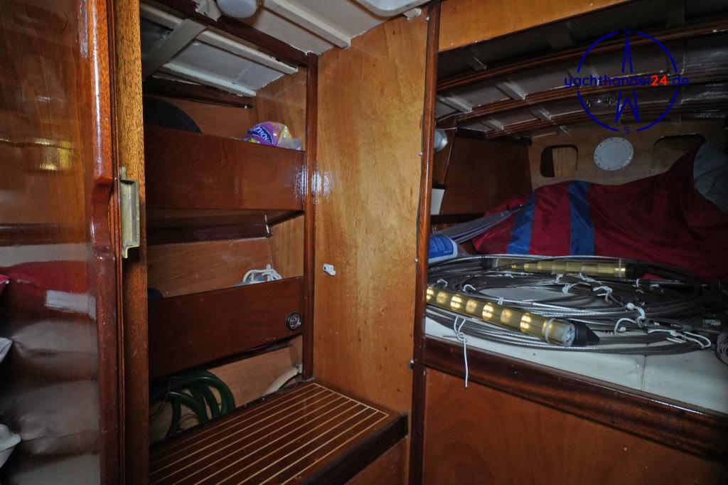 Kaj&uuml;te der Waarschip 36 LD Baujahr 1992, 10.75 Meter lang, Zustand: reparaturbed&uuml;rftig