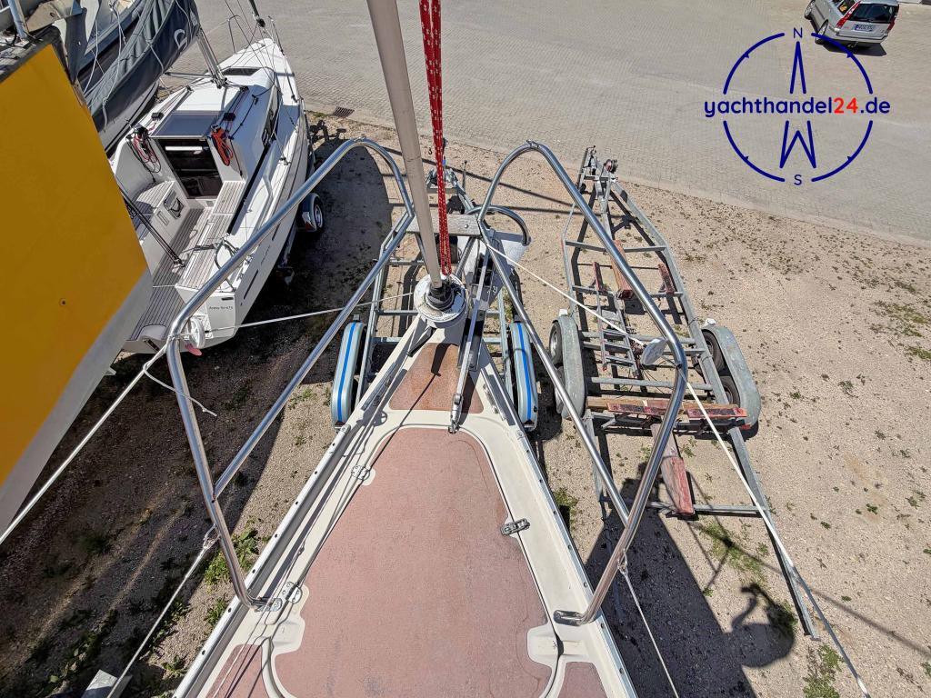 Motorraum der Dehler Optima 92 Baujahr 1977, 9.2 Meter lang, Zustand: gut