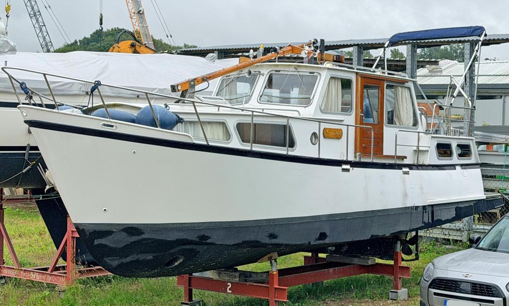 Detailansicht der Unbekannter Hersteller Maaskruiser Baujahr 1982, 10.2 Meter lang, Zustand: reparaturbed&uuml;rftig