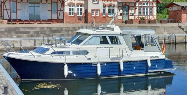 Innenansicht der Dahls B&aring;tbyggeri a.s. Westbas 29 offshore Baujahr 2004, 9.2 Meter lang, Zustand: gut