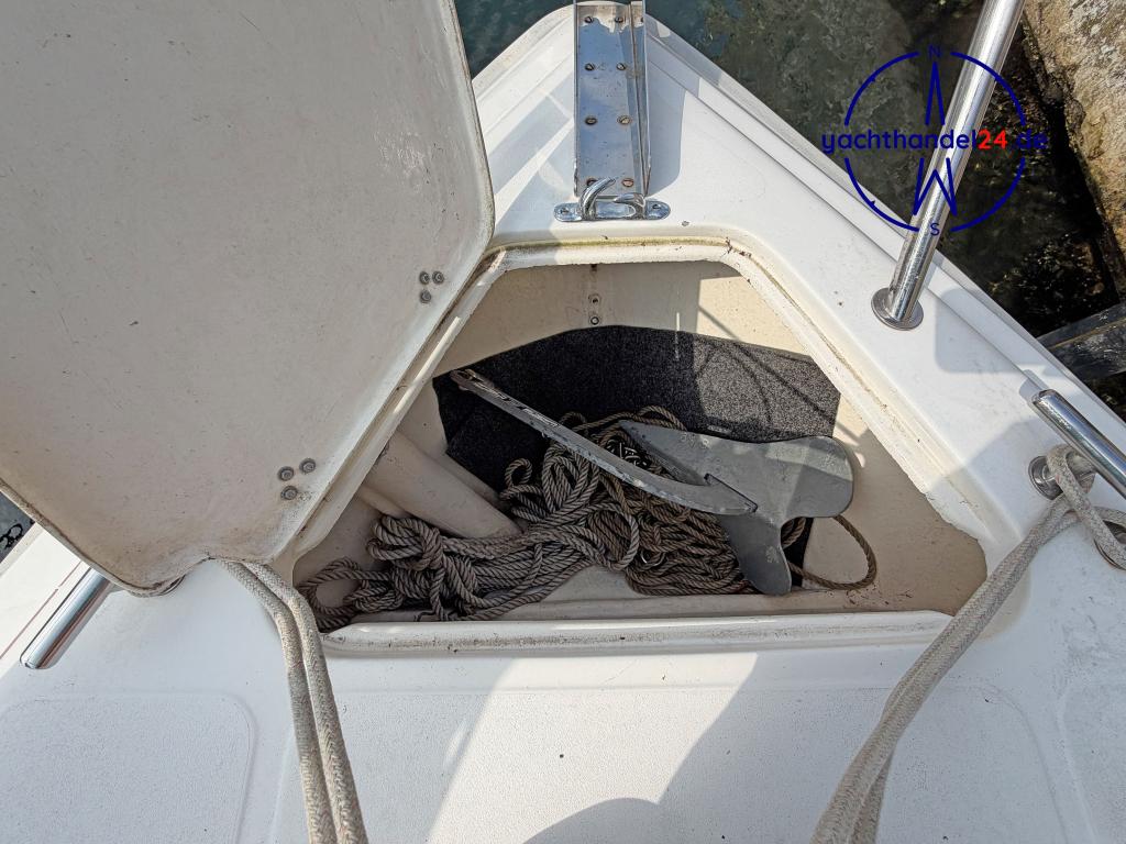 Deck der Bella Falcon 26 Fatino Baujahr 2002, 8.17 Meter lang, Zustand: gut