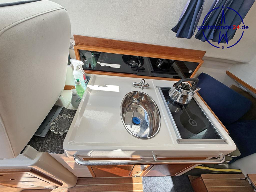 Deck der Bella Falcon 26 Fatino Baujahr 2002, 8.17 Meter lang, Zustand: gut
