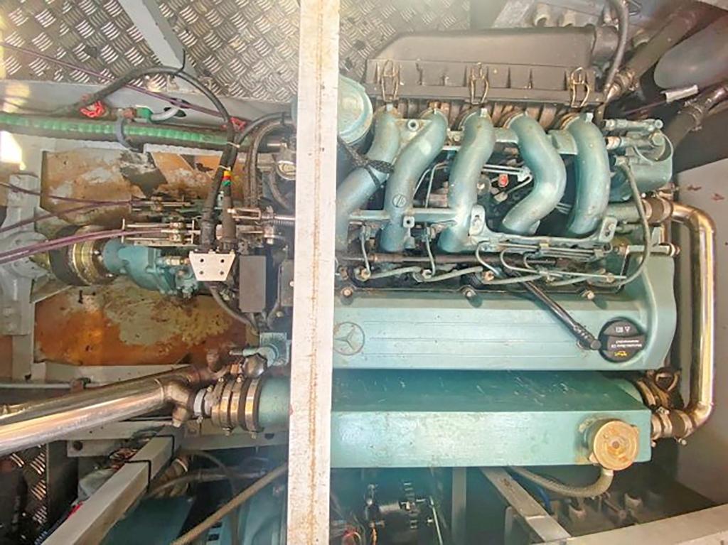 Innenansicht der Unbekannter Hersteller Maaskruiser Baujahr 1982, 10.2 Meter lang, Zustand: reparaturbed&uuml;rftig