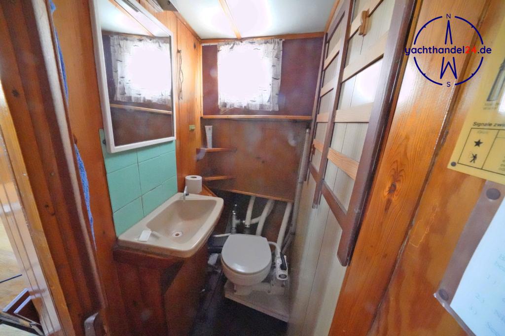 Cockpit der Unbekannter Hersteller pommersche Schlup Baujahr 1984, 13.5 Meter lang, Zustand: gut