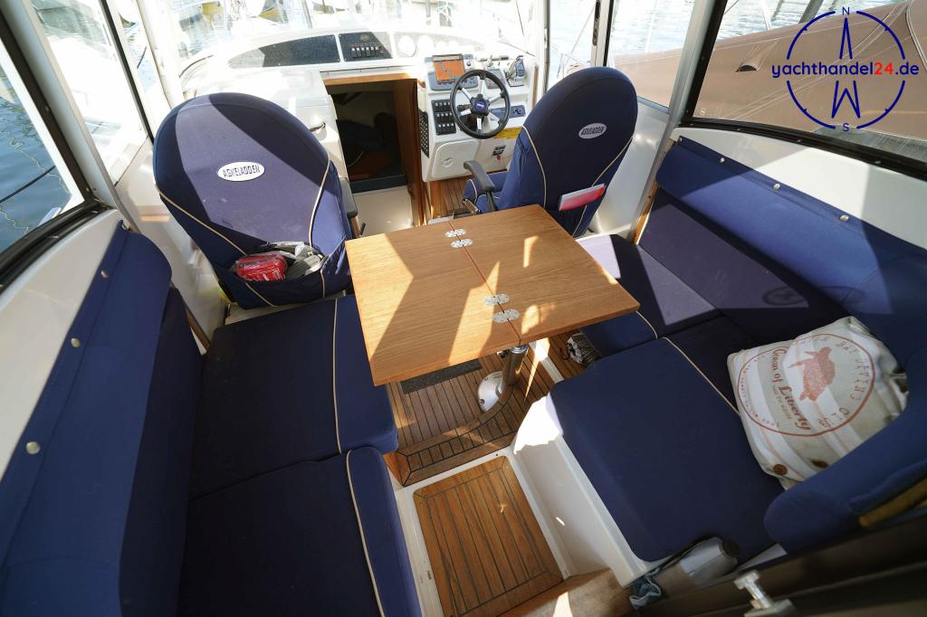 Motorraum der Askeladden 805 Commuter Baujahr 2006, 8 Meter lang, Zustand: sehr gut