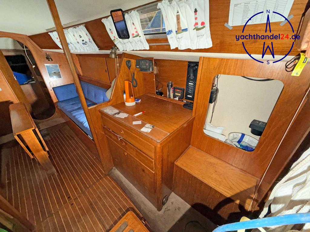 Cockpit der Soerensen Drabant 38 Baujahr 1985, 11.3 Meter lang, Zustand: gebraucht