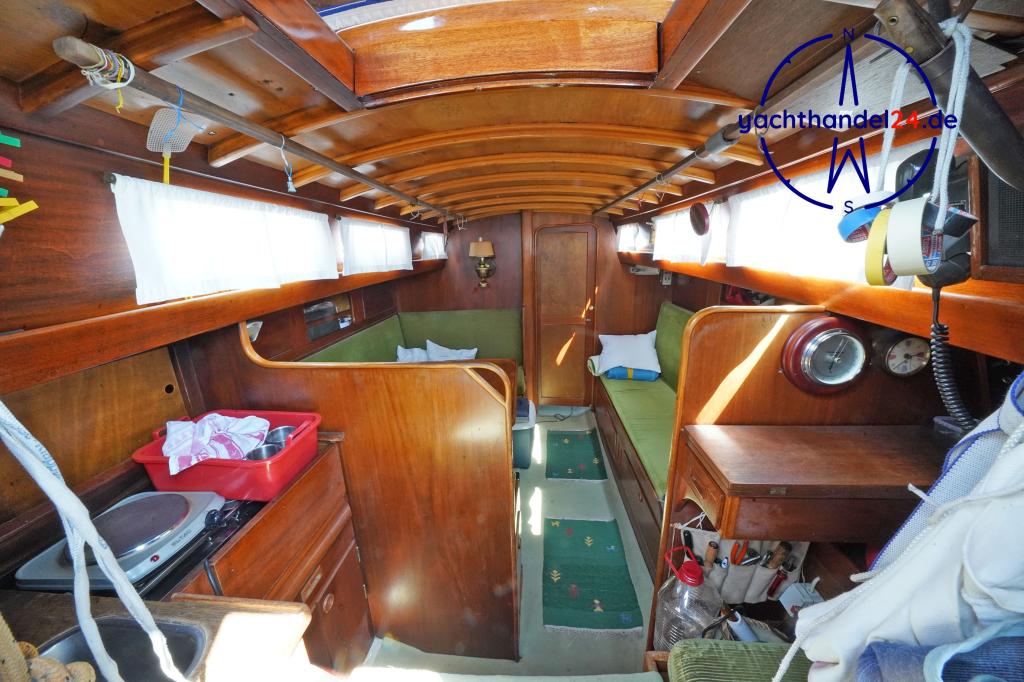 Cockpit der Vind&ouml; 40 Baujahr 1975, 9.43 Meter lang, Zustand: gut