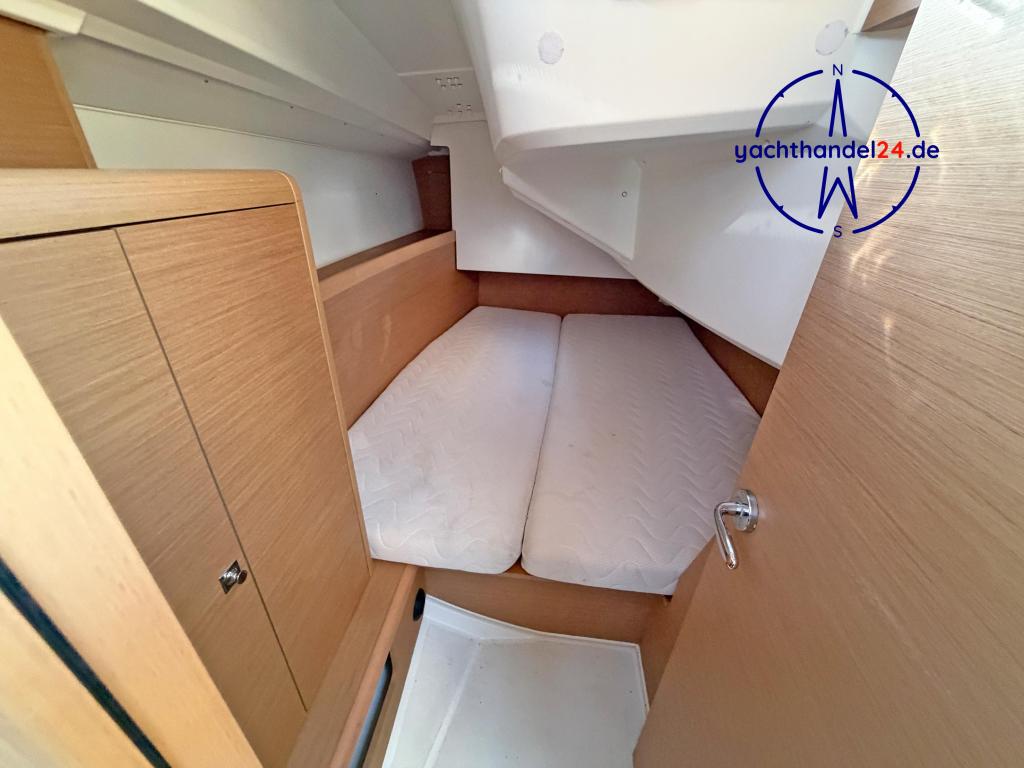 Motorraum der Jeanneau Sun Odyssey 349 Baujahr 2020, 10.34 Meter lang, Zustand: gut