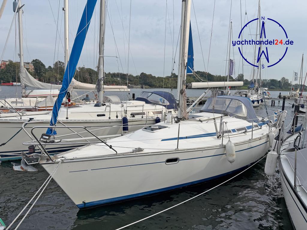 Detailansicht der Bavaria 33 Exclusiv Baujahr 1996, 10.28 Meter lang, Zustand: gut