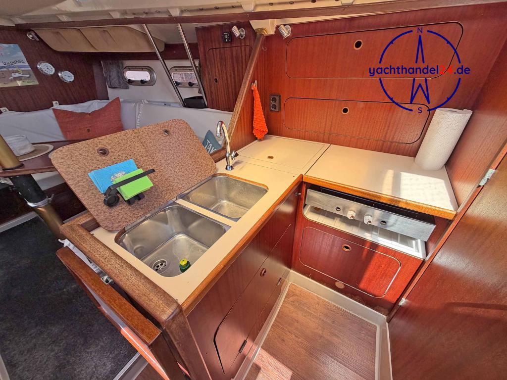 Motorraum der Dehler Optima 92 Baujahr 1977, 9.2 Meter lang, Zustand: gut