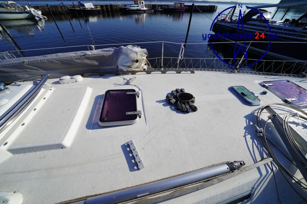 Motorraum der Trio 92 Baujahr 1983, 9.2 Meter lang, Zustand: sehr gut