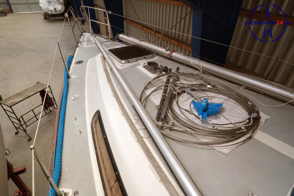 Cockpit der Verl 900 Baujahr 1976, 9.28 Meter lang, Zustand: gut