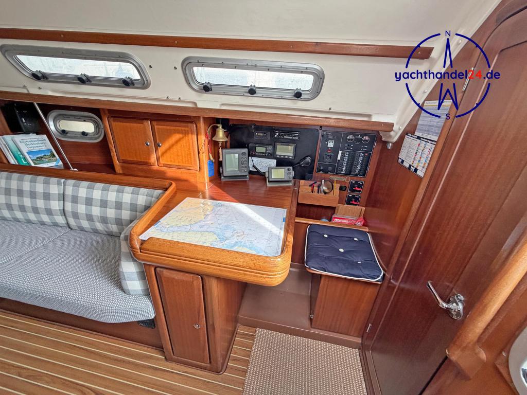Au&szlig;enansicht der Bavaria 33 Exclusiv Baujahr 1996, 10.28 Meter lang, Zustand: gut