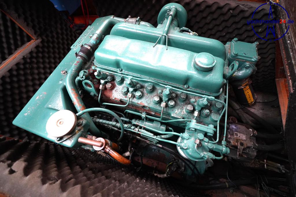 Au&szlig;enansicht der Nautors Swan 39 DS Baujahr 1977, 11.98 Meter lang, Zustand: reparaturbed&uuml;rftig