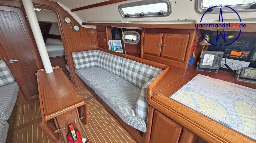 Motorraum der Bavaria 33 Exclusiv Baujahr 1996, 10.28 Meter lang, Zustand: gut
