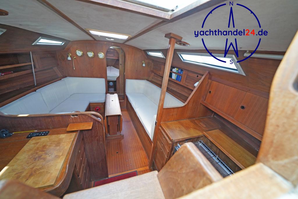 Innenansicht der Trio 92 Baujahr 1983, 9.2 Meter lang, Zustand: sehr gut