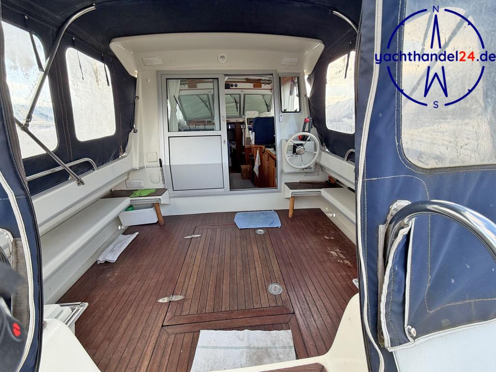 Cockpit der Dahls B&aring;tbyggeri a.s. Westbas 29 offshore Baujahr 2004, 9.2 Meter lang, Zustand: gut