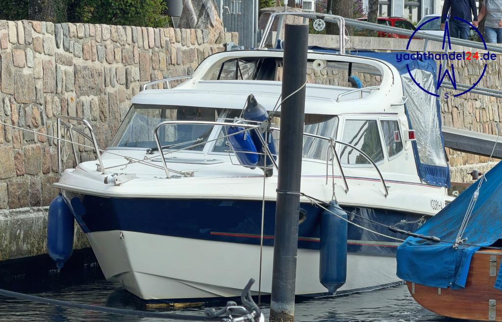 Weitere Ansicht der Bella Falcon 26 Fatino Baujahr 2002, 8.17 Meter lang, Zustand: gut