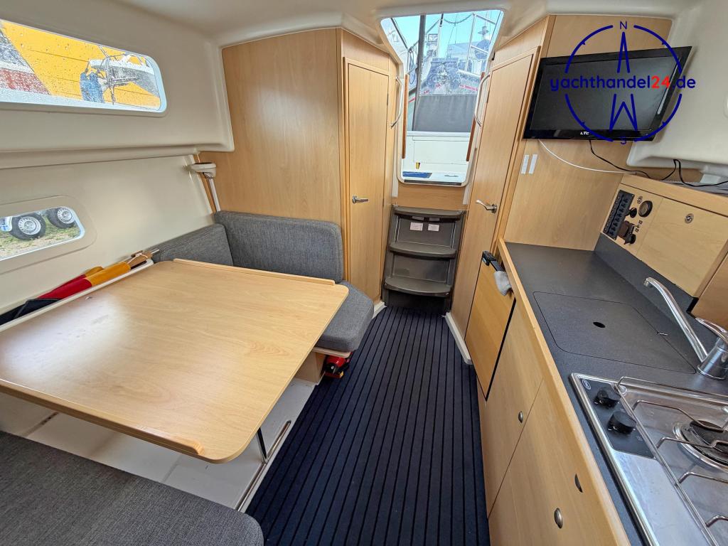 Cockpit der Delphia 800 Escape Baujahr 2012, 8.3 Meter lang, Zustand: gut