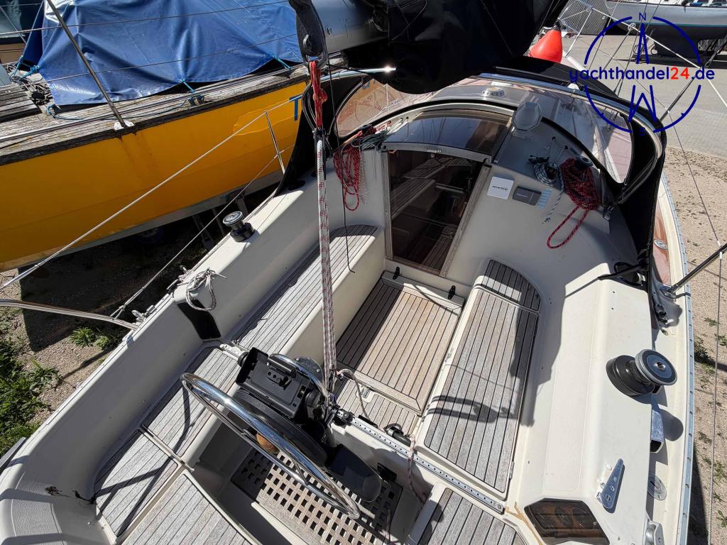 Motorraum der Dehler Optima 92 Baujahr 1977, 9.2 Meter lang, Zustand: gut