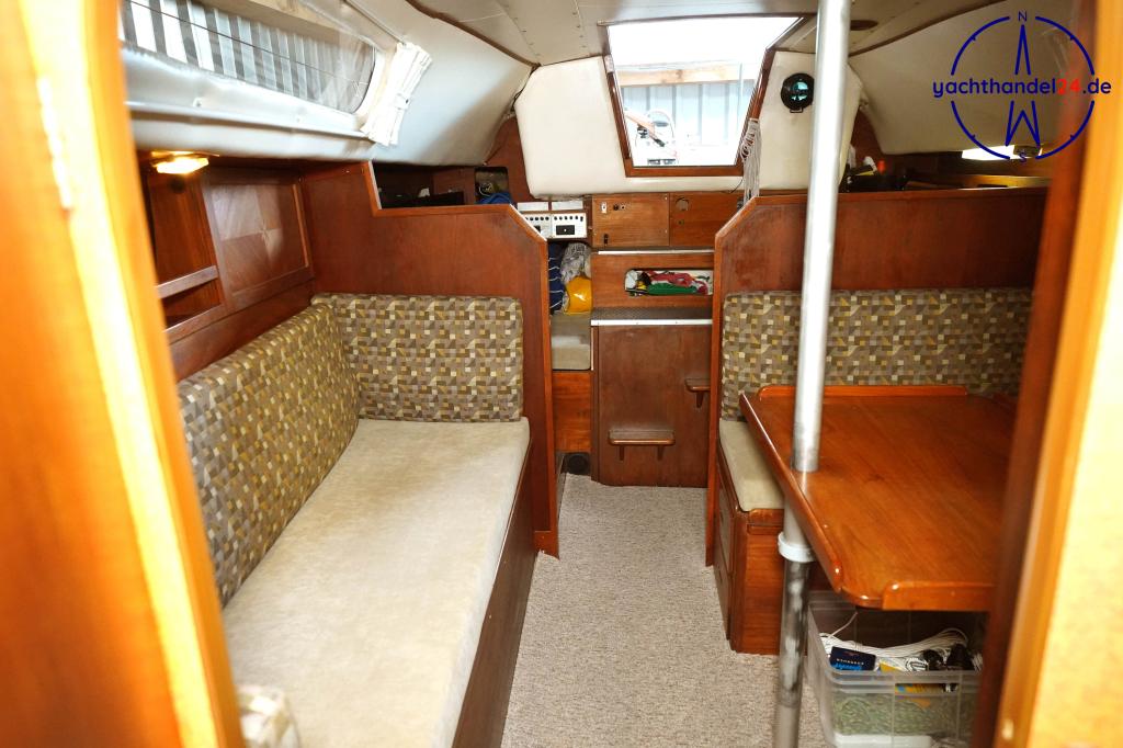 Cockpit der Verl 900 Baujahr 1976, 9.28 Meter lang, Zustand: gut