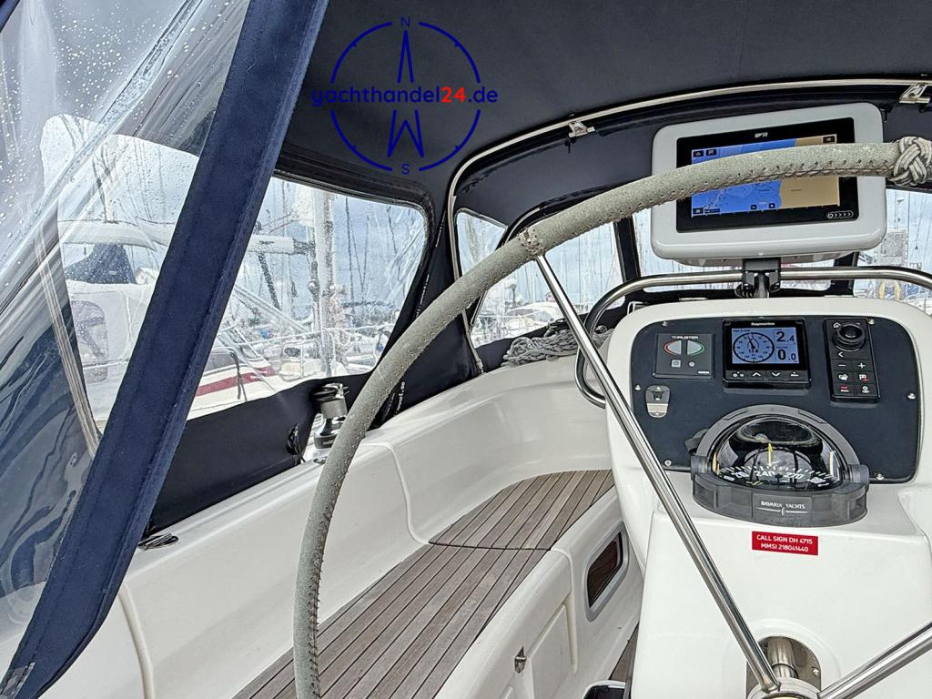 Motorraum der Bavaria 36 Baujahr 2004, 11.4 Meter lang, Zustand: sehr gut