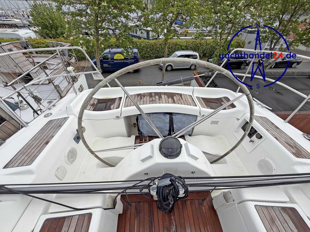 Motorraum der Beneteau First 40.7 Baujahr 1999, 12.17 Meter lang, Zustand: gut