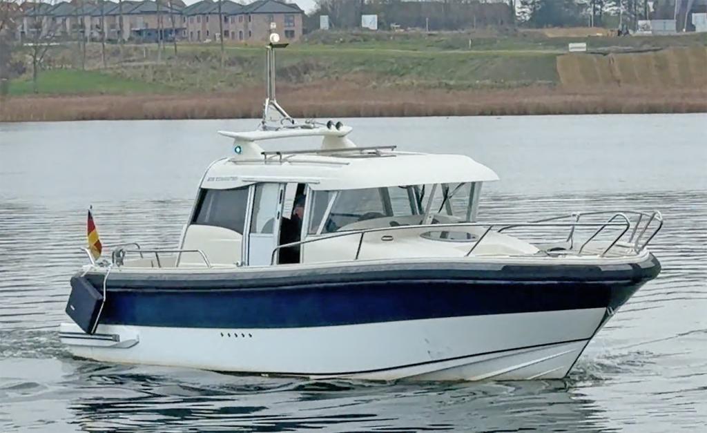 Au&szlig;enansicht der Askeladden 805 Commuter Baujahr 2006, 8 Meter lang, Zustand: sehr gut