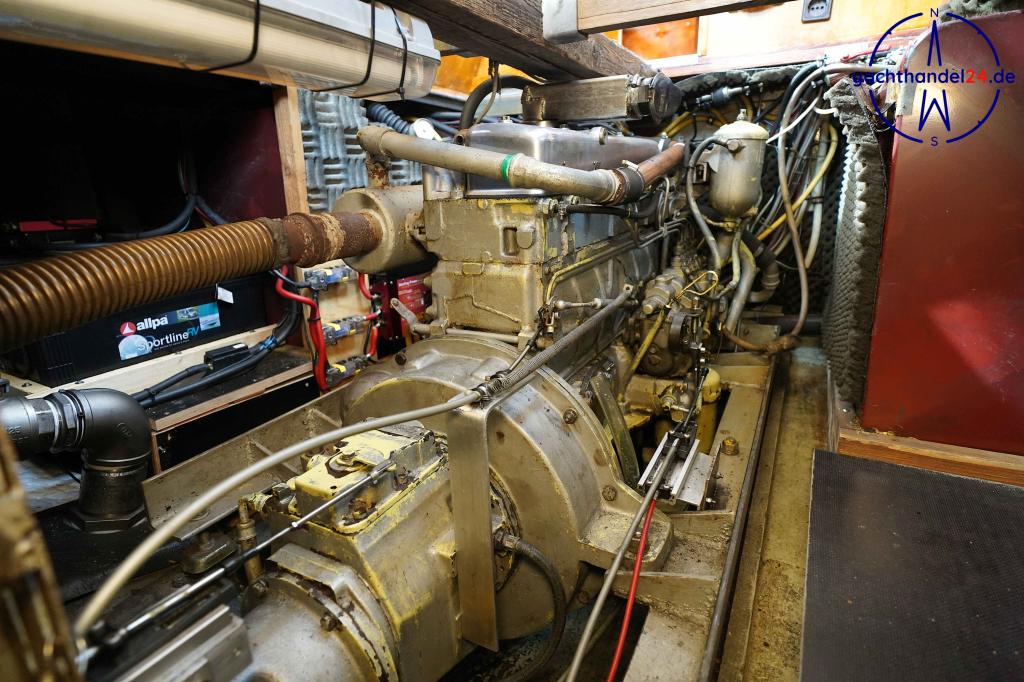 Motorraum der Wilhelmsen Kutter 1000 Baujahr 1993, 10 Meter lang, Zustand: gut