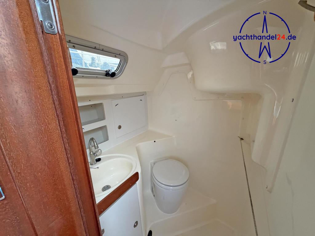 Detailansicht der Bavaria 33 Exclusiv Baujahr 1996, 10.28 Meter lang, Zustand: gut