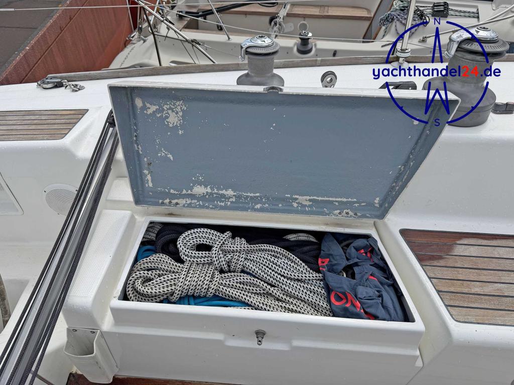 Innenansicht der Beneteau First 40.7 Baujahr 1999, 12.17 Meter lang, Zustand: gut