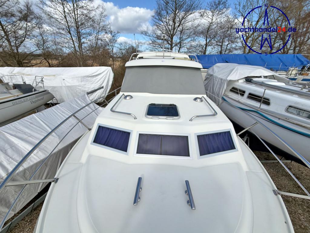 Innenansicht der Dahls B&aring;tbyggeri a.s. Westbas 29 offshore Baujahr 2004, 9.2 Meter lang, Zustand: gut