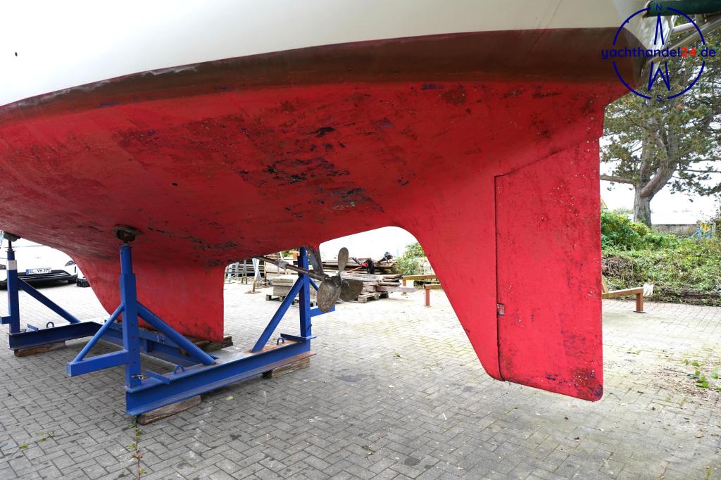 Innenansicht der Nautors Swan 39 DS Baujahr 1977, 11.98 Meter lang, Zustand: reparaturbed&uuml;rftig