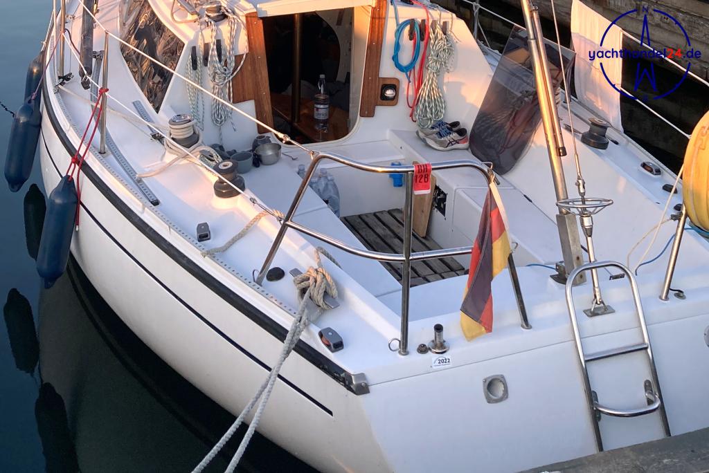 Detailansicht der Comar Comet 910 Baujahr 1977, 9.1 Meter lang, Zustand: reparaturbed&uuml;rftig