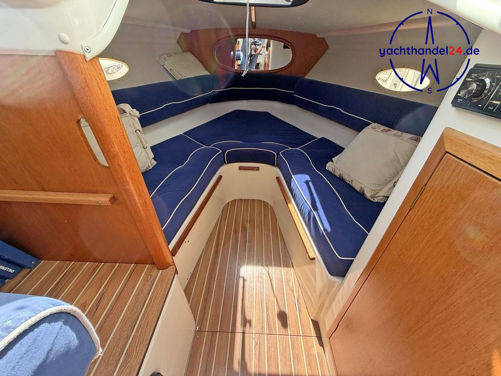 Deck der Bella Falcon 26 Fatino Baujahr 2002, 8.17 Meter lang, Zustand: gut
