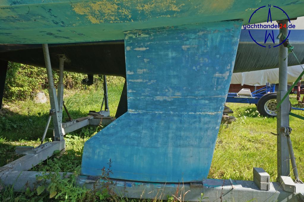 Au&szlig;enansicht der Waarschip 36 LD Baujahr 1992, 10.75 Meter lang, Zustand: reparaturbed&uuml;rftig