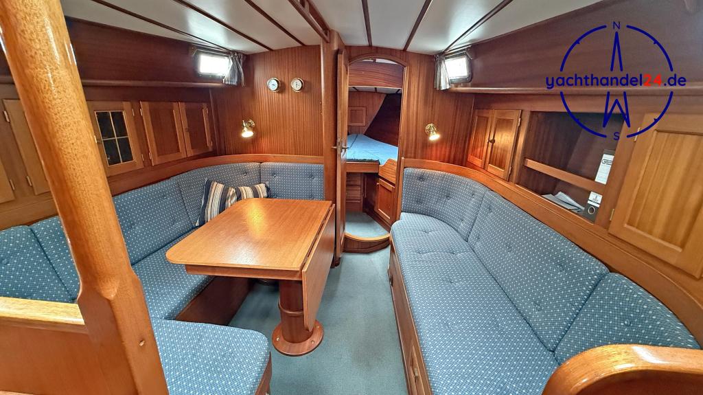 Cockpit der Mal&ouml; 96 Baujahr 1990, 10.2 Meter lang, Zustand: gut