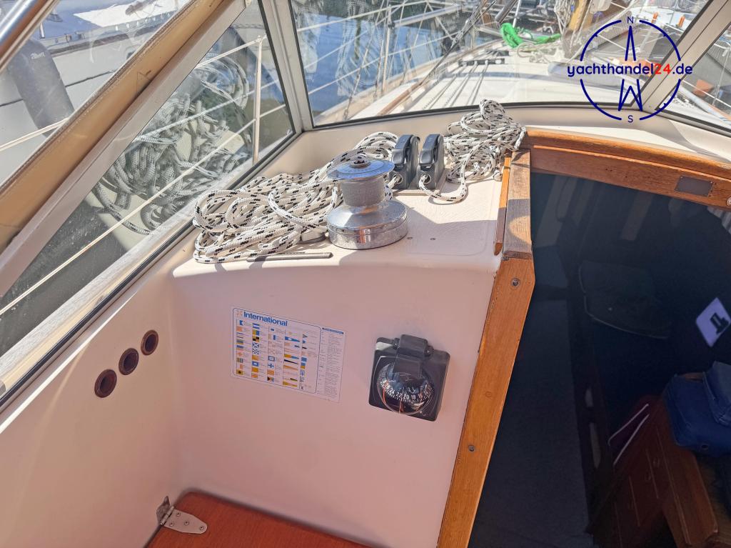 Cockpit der Hallberg-Rassy Monsun 31 Baujahr 1976, 9.36 Meter lang, Zustand: gut