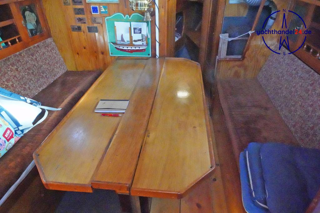 Motorraum der Unbekannter Hersteller pommersche Schlup Baujahr 1984, 13.5 Meter lang, Zustand: gut