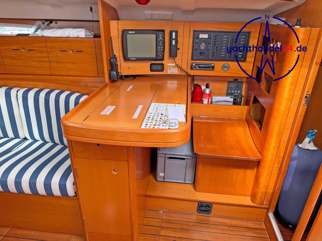 Cockpit der Beneteau First 40.7 Baujahr 1999, 12.17 Meter lang, Zustand: gut