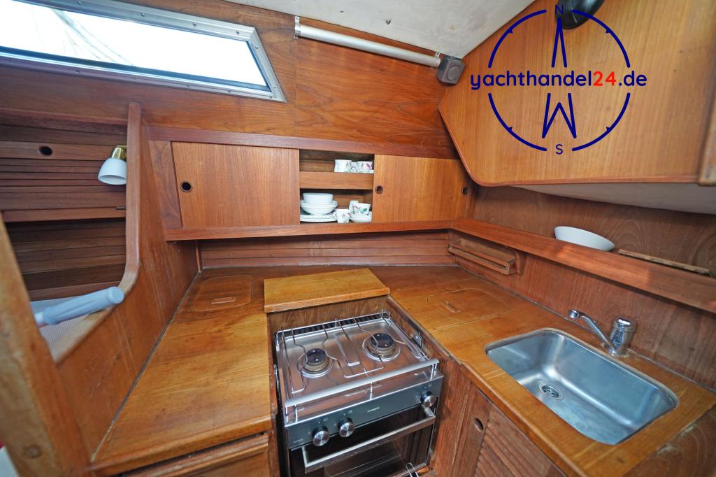 Motorraum der Trio 92 Baujahr 1983, 9.2 Meter lang, Zustand: sehr gut