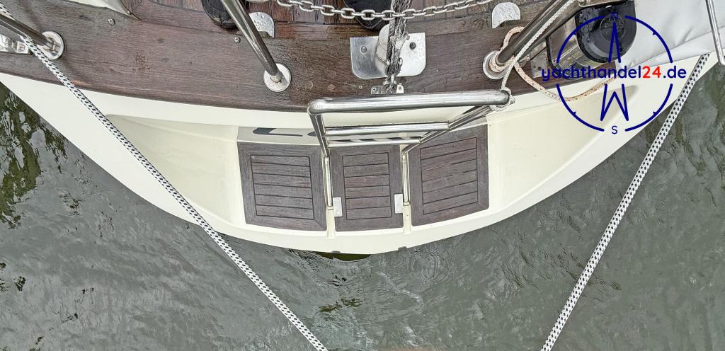 Cockpit der Mal&ouml; 96 Baujahr 1990, 10.2 Meter lang, Zustand: gut